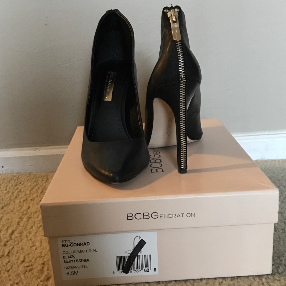 BCBG Black Pump - Size 6.5